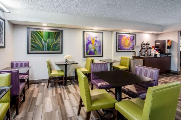 La Quinta Inn & Suites by Wyndham Fort Lauderdale Tamarac image 15
