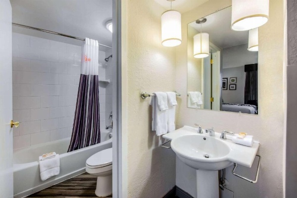 La Quinta Inn & Suites by Wyndham Fort Lauderdale Tamarac image 24